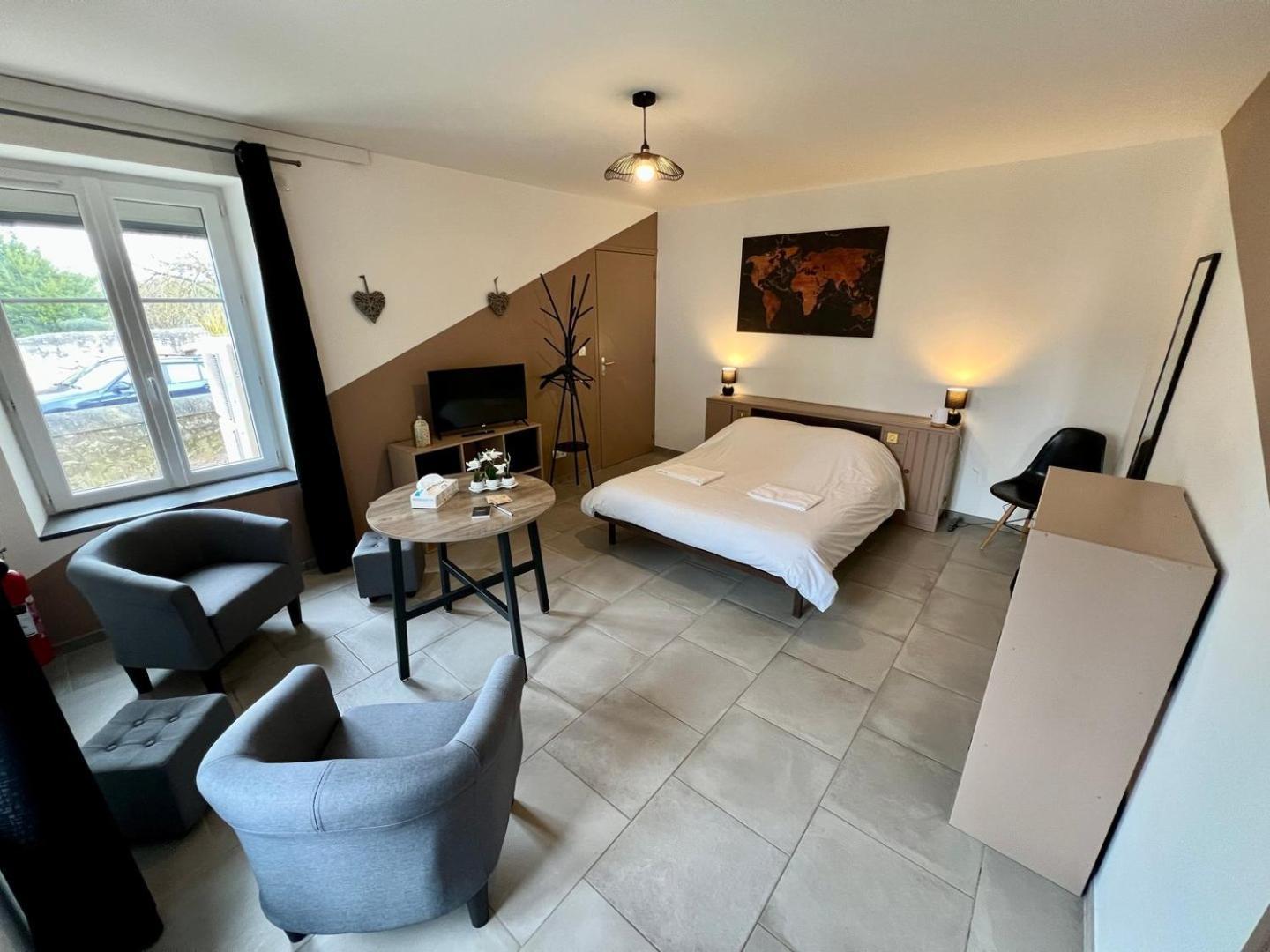 Chez Marcel - Maison 3 Chambres Lussac les Chateaux Bagian luar foto